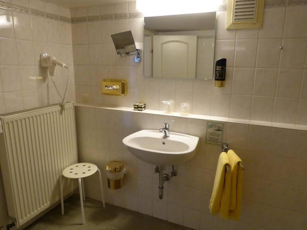 Hotel Am Hehlentor 첼레 외부 사진