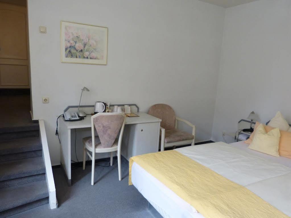 Hotel Am Hehlentor 첼레 외부 사진